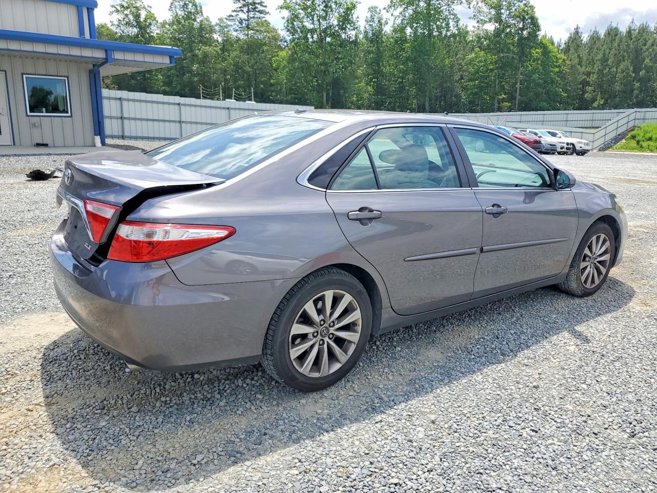 Toyota Camry Xle V6