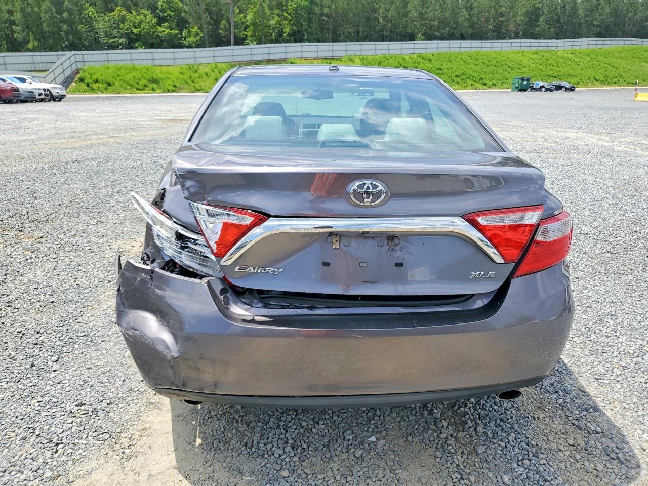 Toyota Camry Xle V6