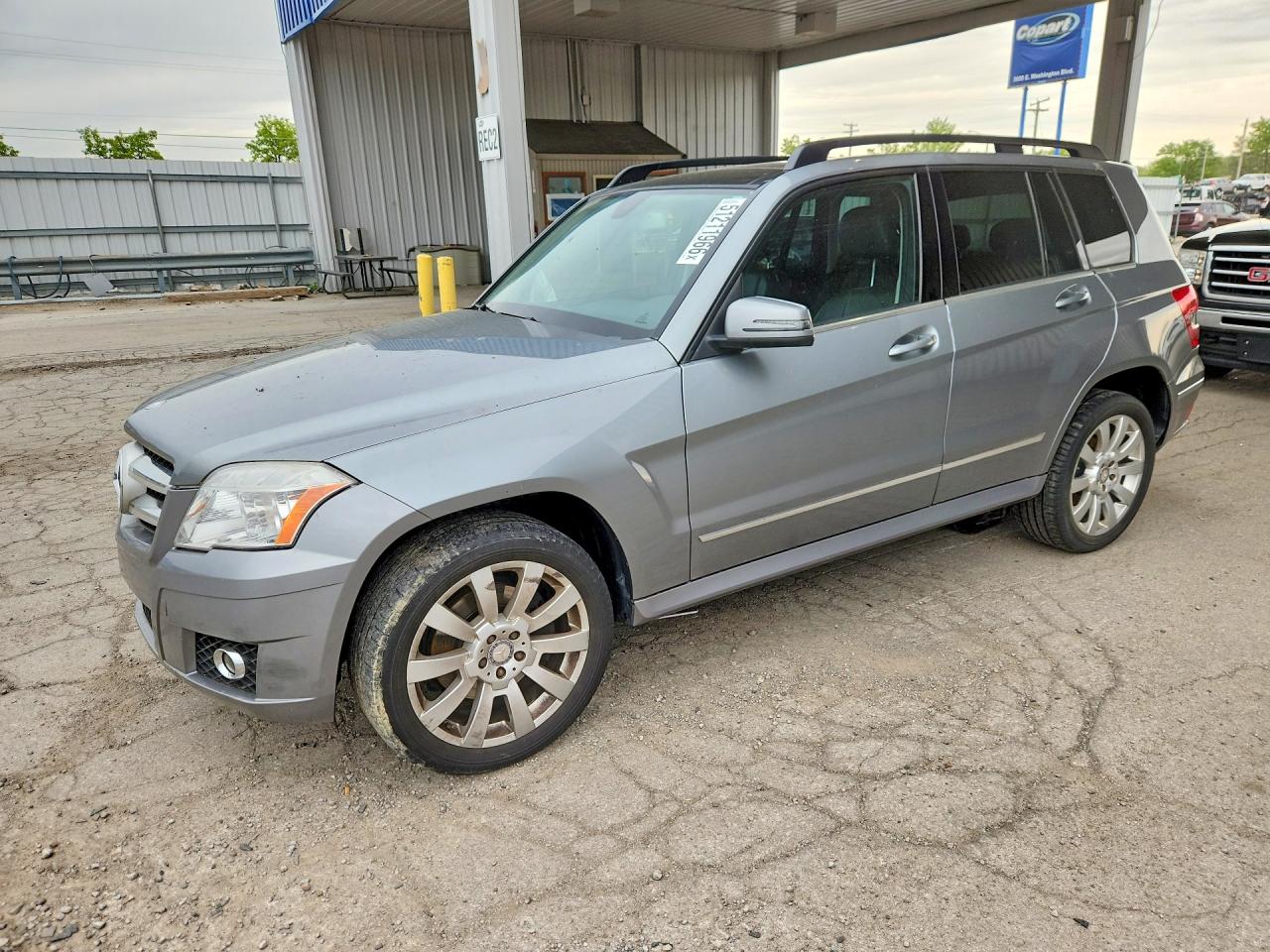 Salvage Mercedes-Benz GLK Image