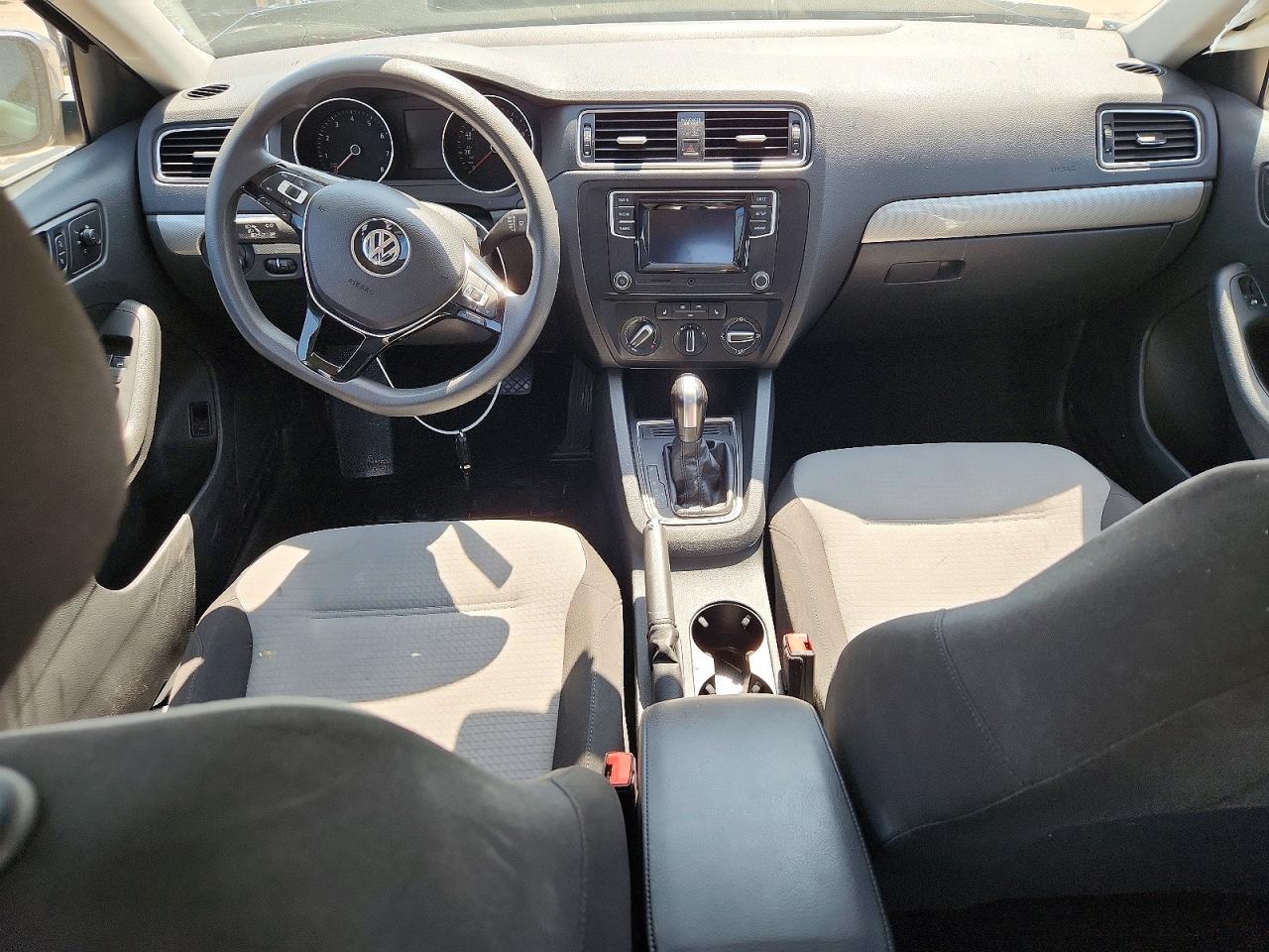 Volkswagen Jetta S
