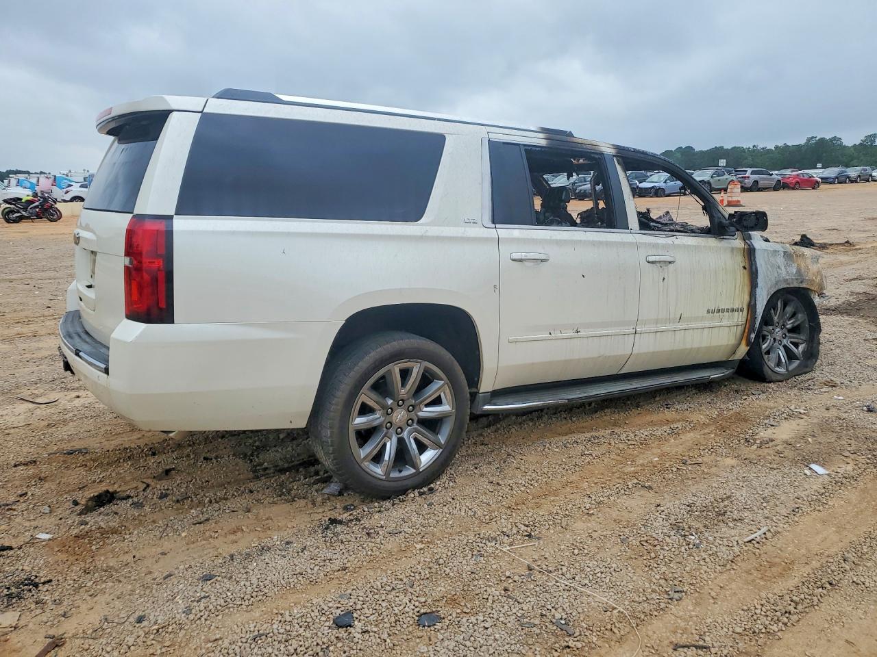 Chevrolet Suburban C1500 Ltz