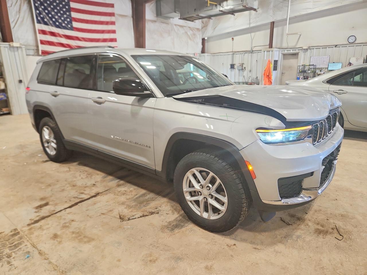 Jeep Cherokee L Laredo