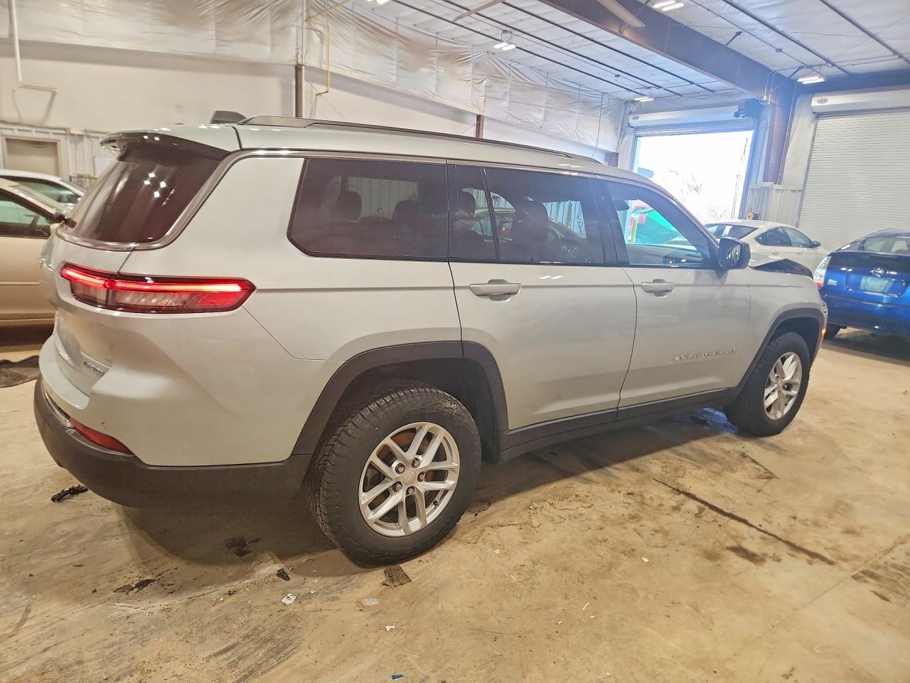 Jeep Cherokee L Laredo