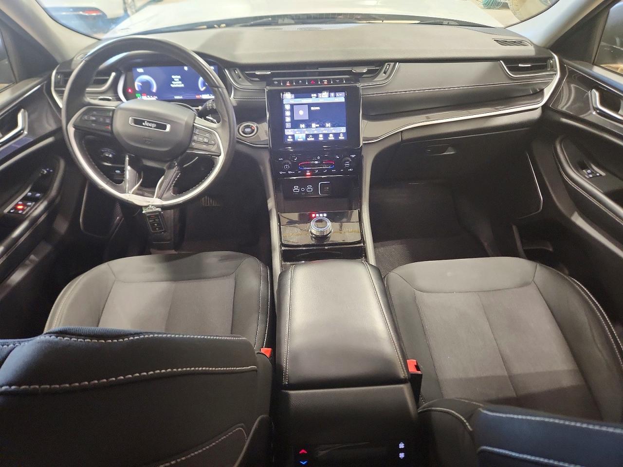 Jeep Cherokee L Laredo