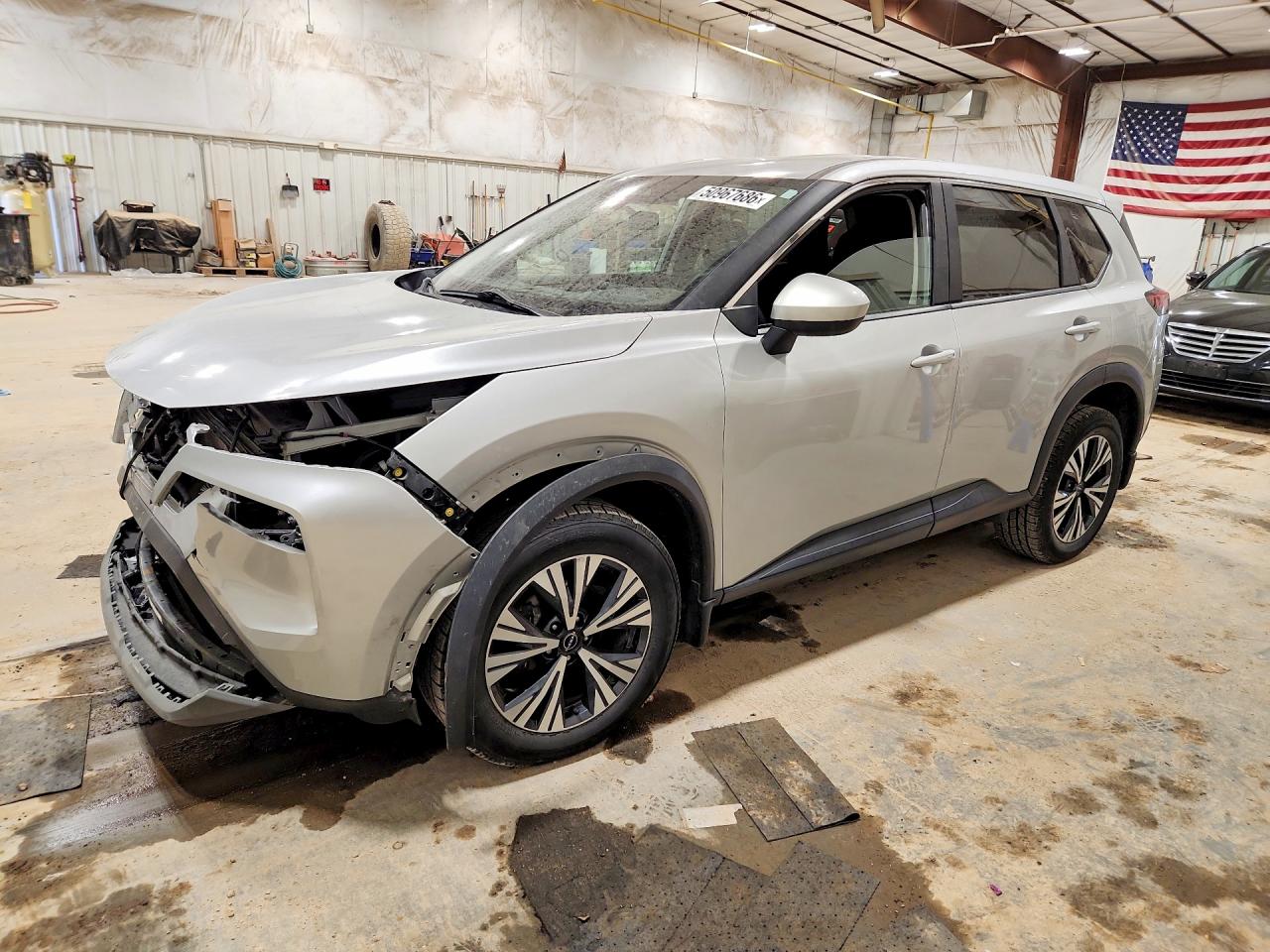 Salvage Nissan Rogue Image