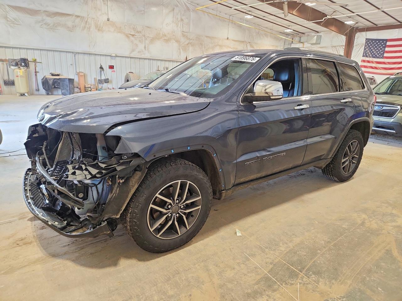 Salvage Jeep Cherokee Image