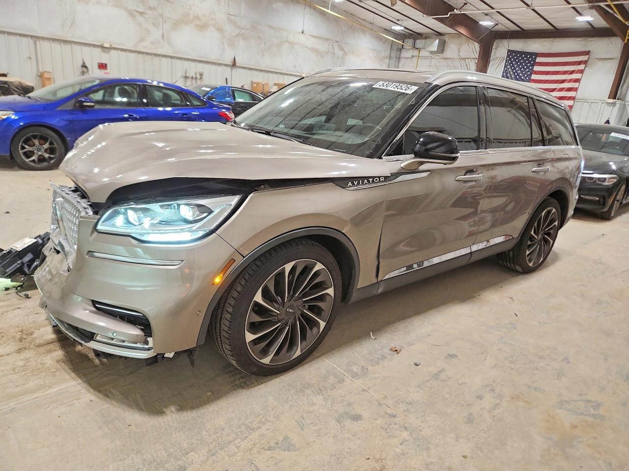 Salvage Lincoln Aviator Image