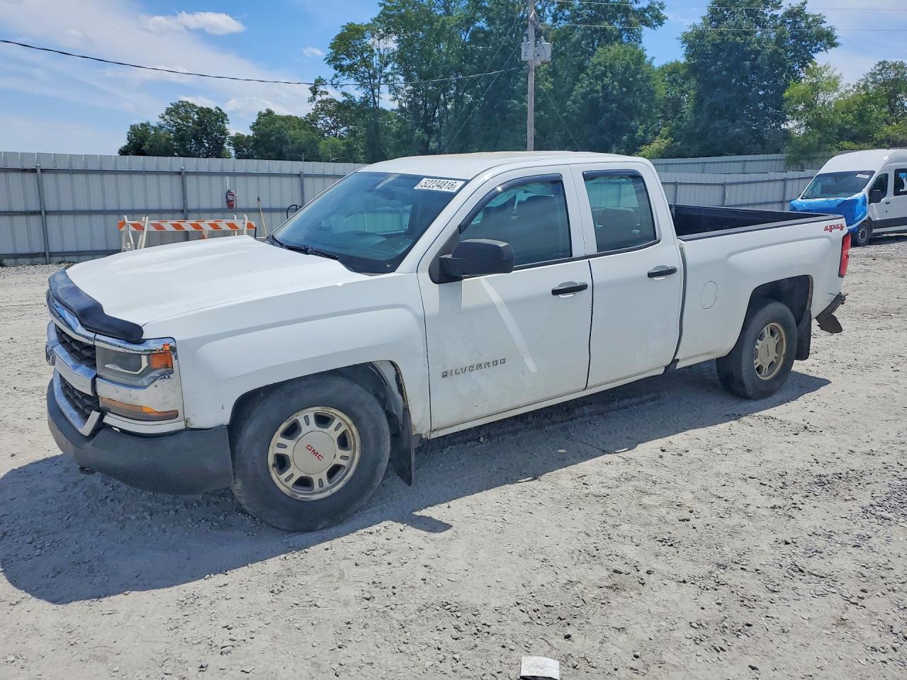 Salvage Chevrolet Silverado Image