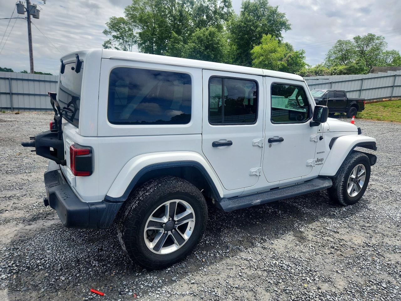 Jeep Wrangler Sahara