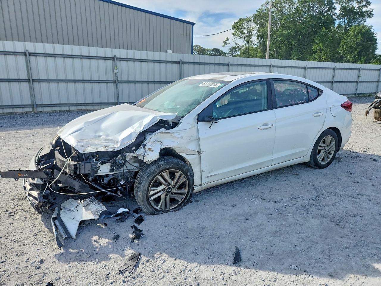 Salvage Hyundai ELANTRA Image