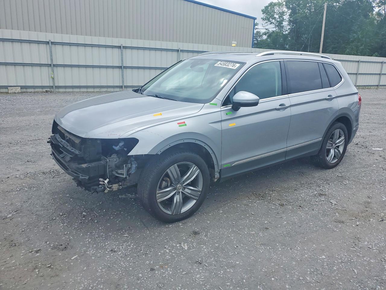 Salvage Volkswagen Tiguan Image
