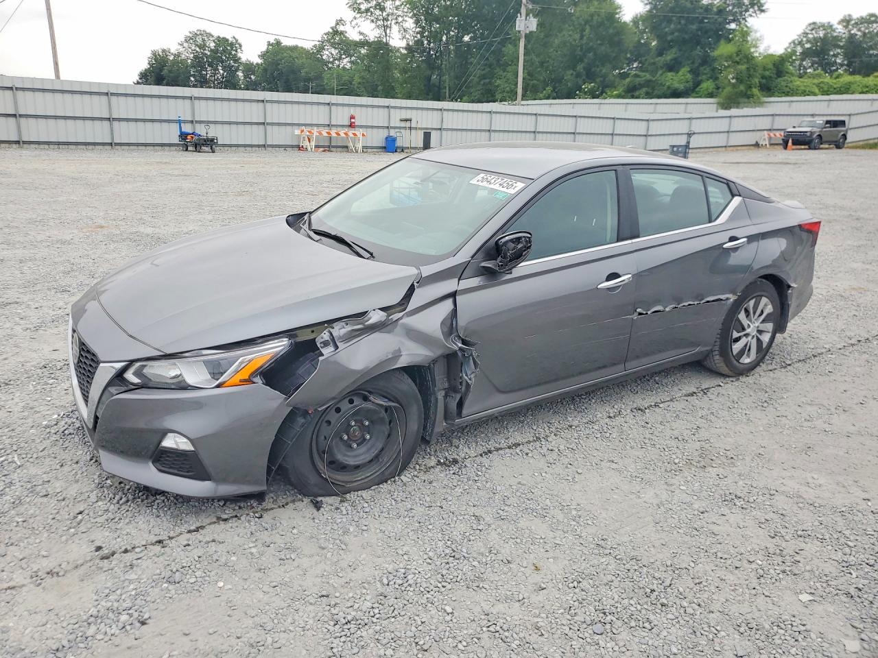 Salvage Nissan Altima Image