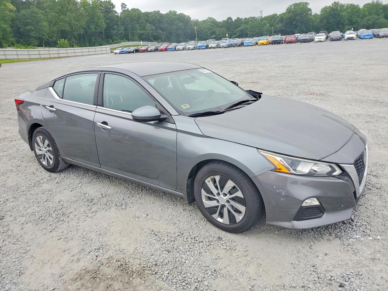 Nissan Altima S