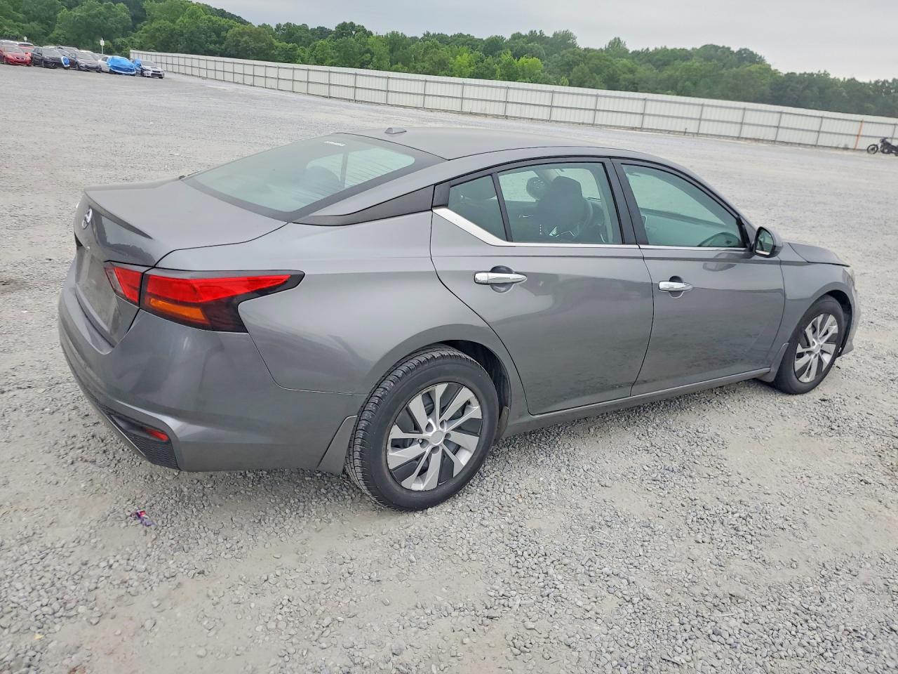 Nissan Altima S