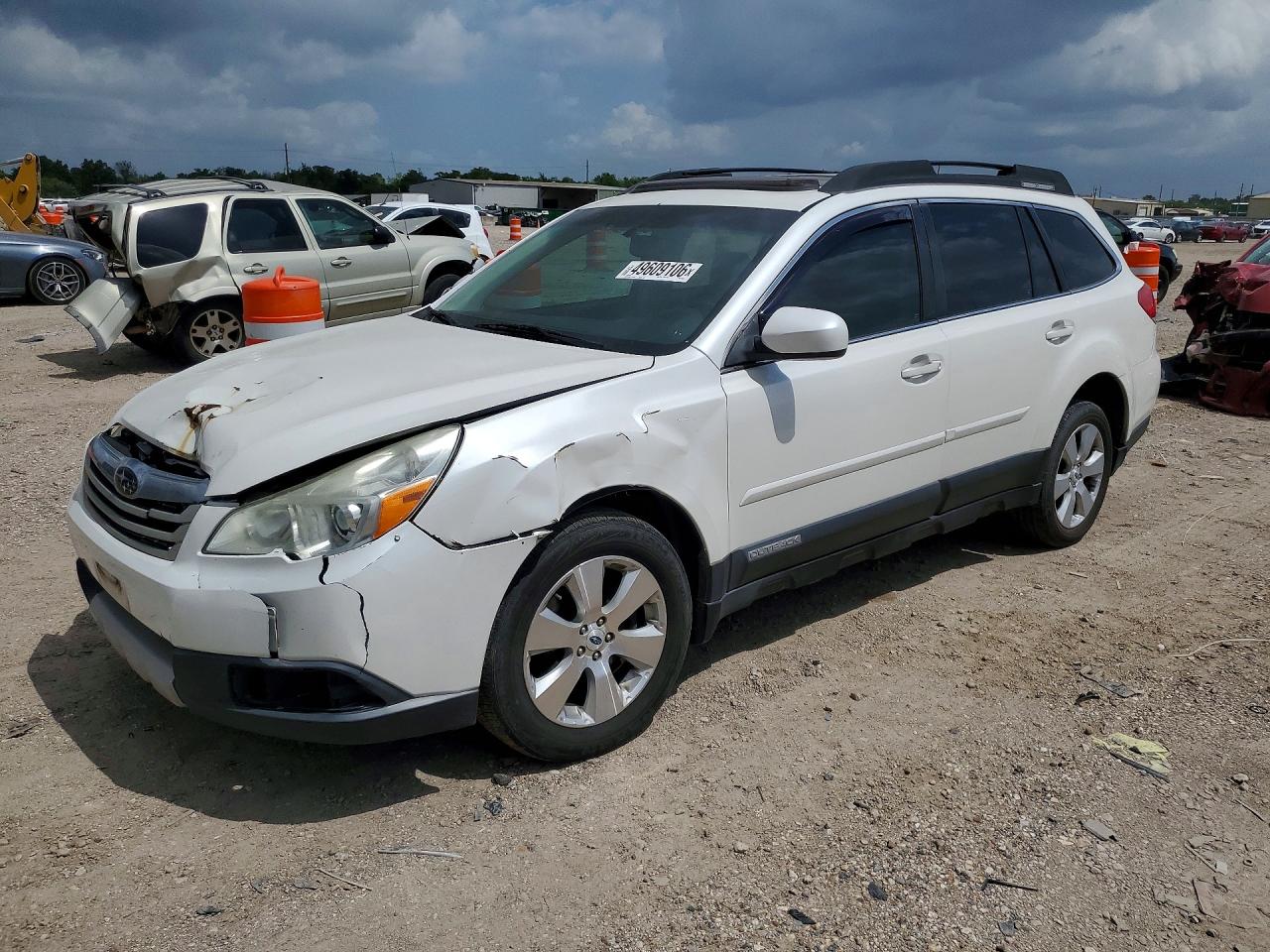 Salvage Subaru Outback Image