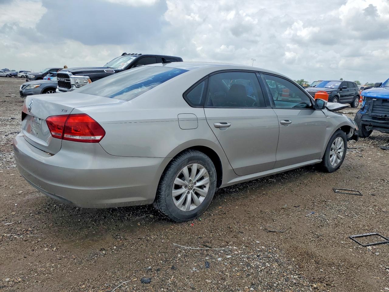 Volkswagen Passat S
