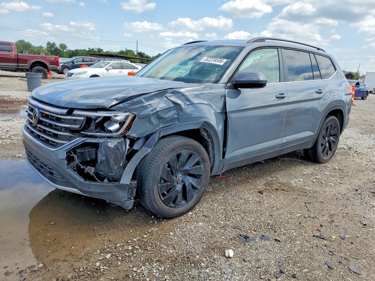 Salvage Volkswagen Atlas Image