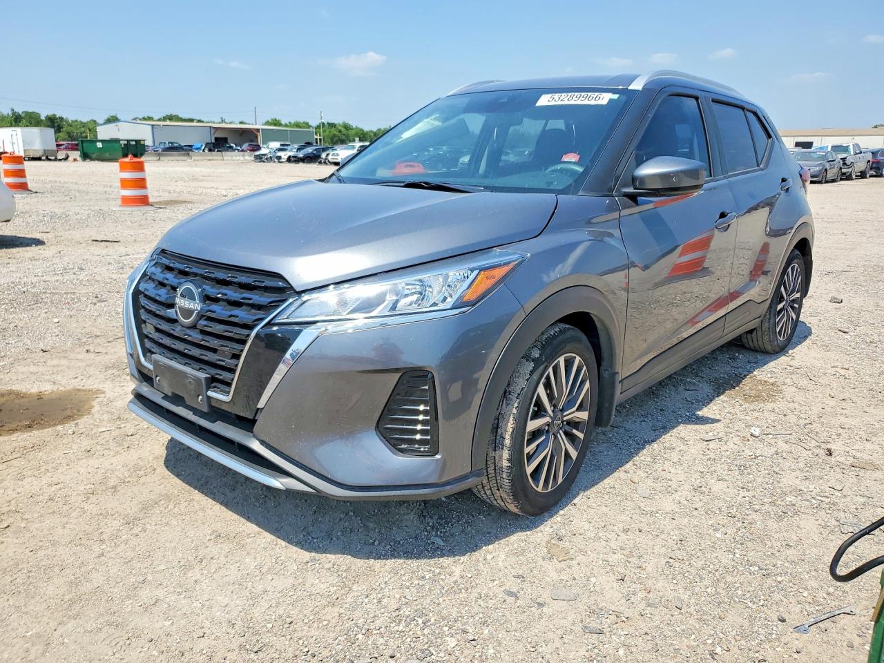 Salvage Nissan Kicks Image