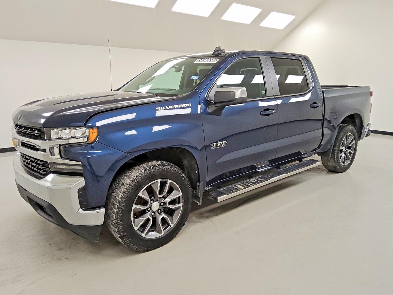 Salvage Chevrolet Silverado Image