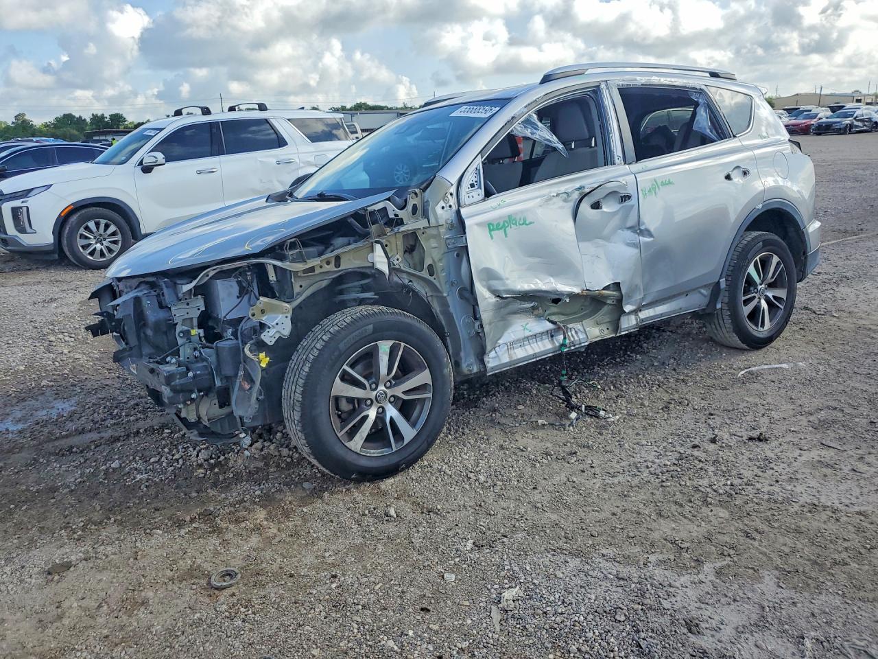 Salvage Toyota RAV4 Image