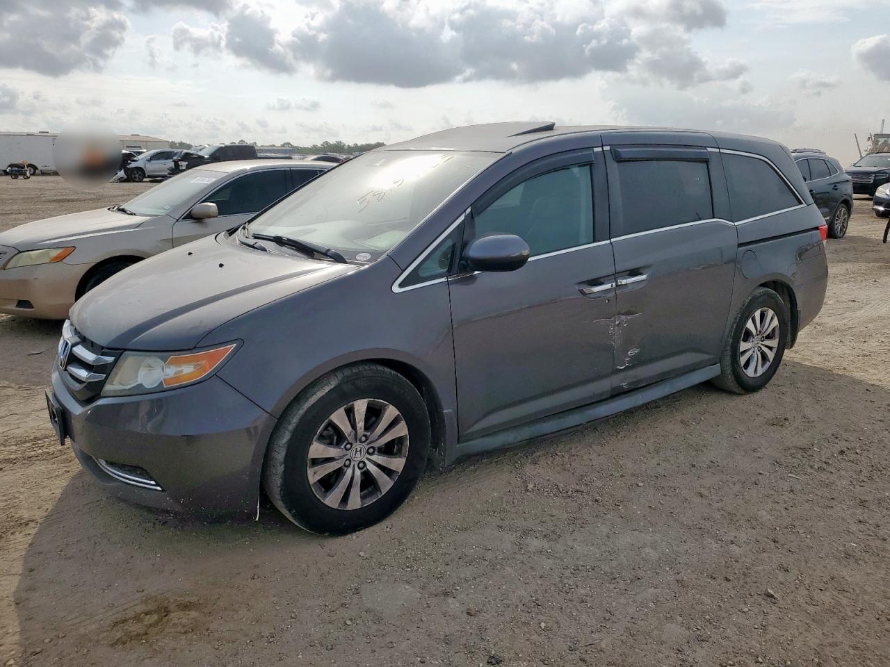 Salvage Honda Odyssey Image