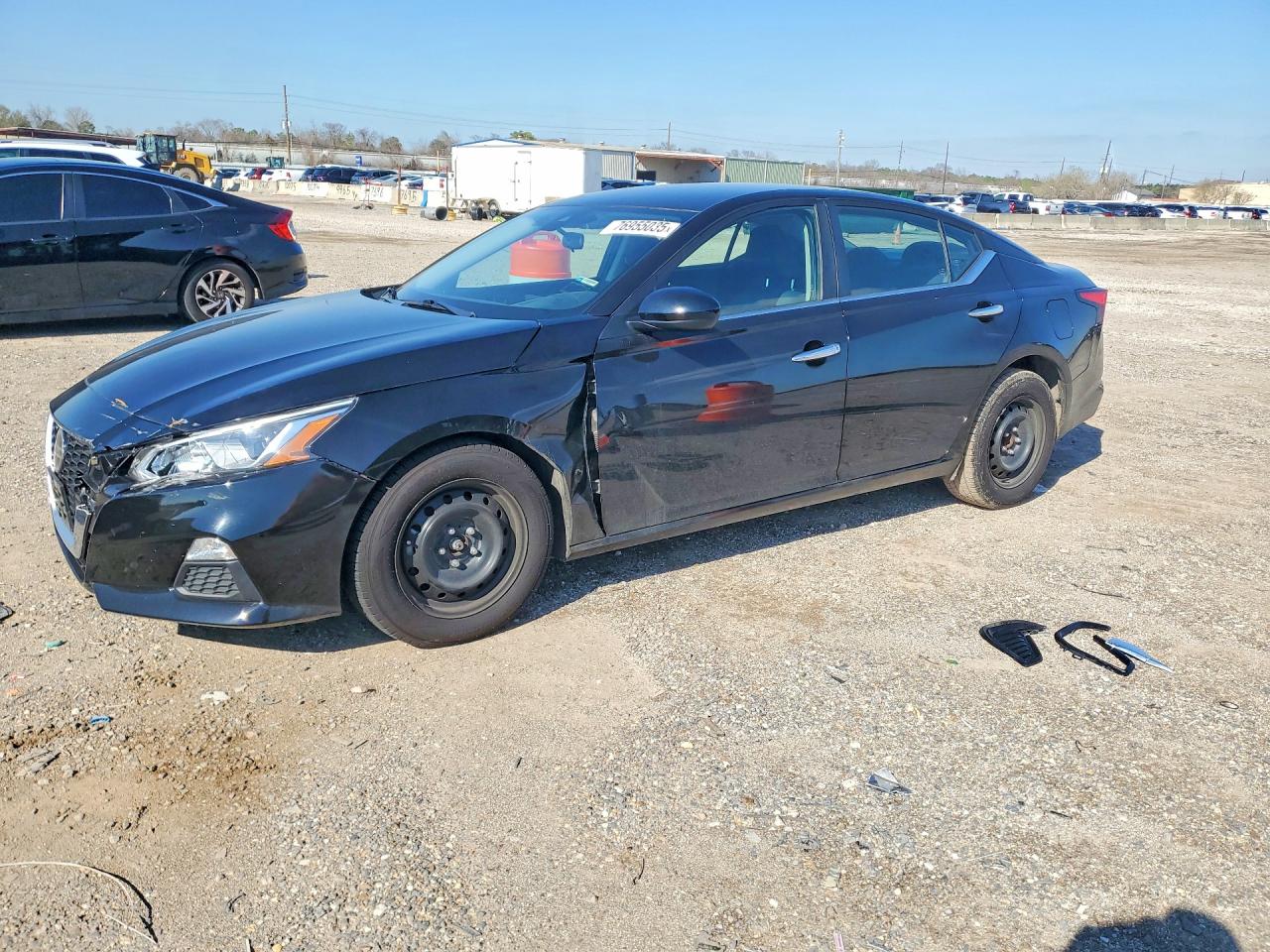 Salvage Nissan Altima Image