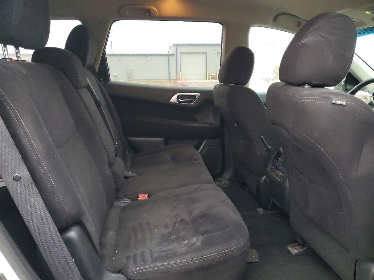 Nissan Pathfinder S
