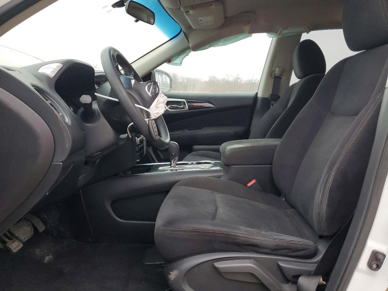 Nissan Pathfinder S