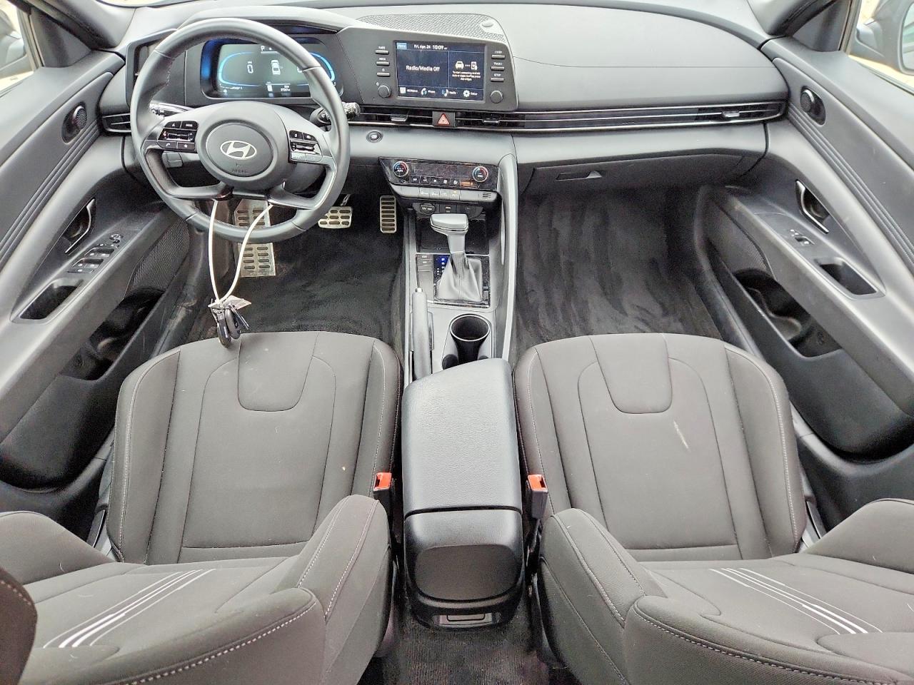 Hyundai ELANTRA Sel Sport