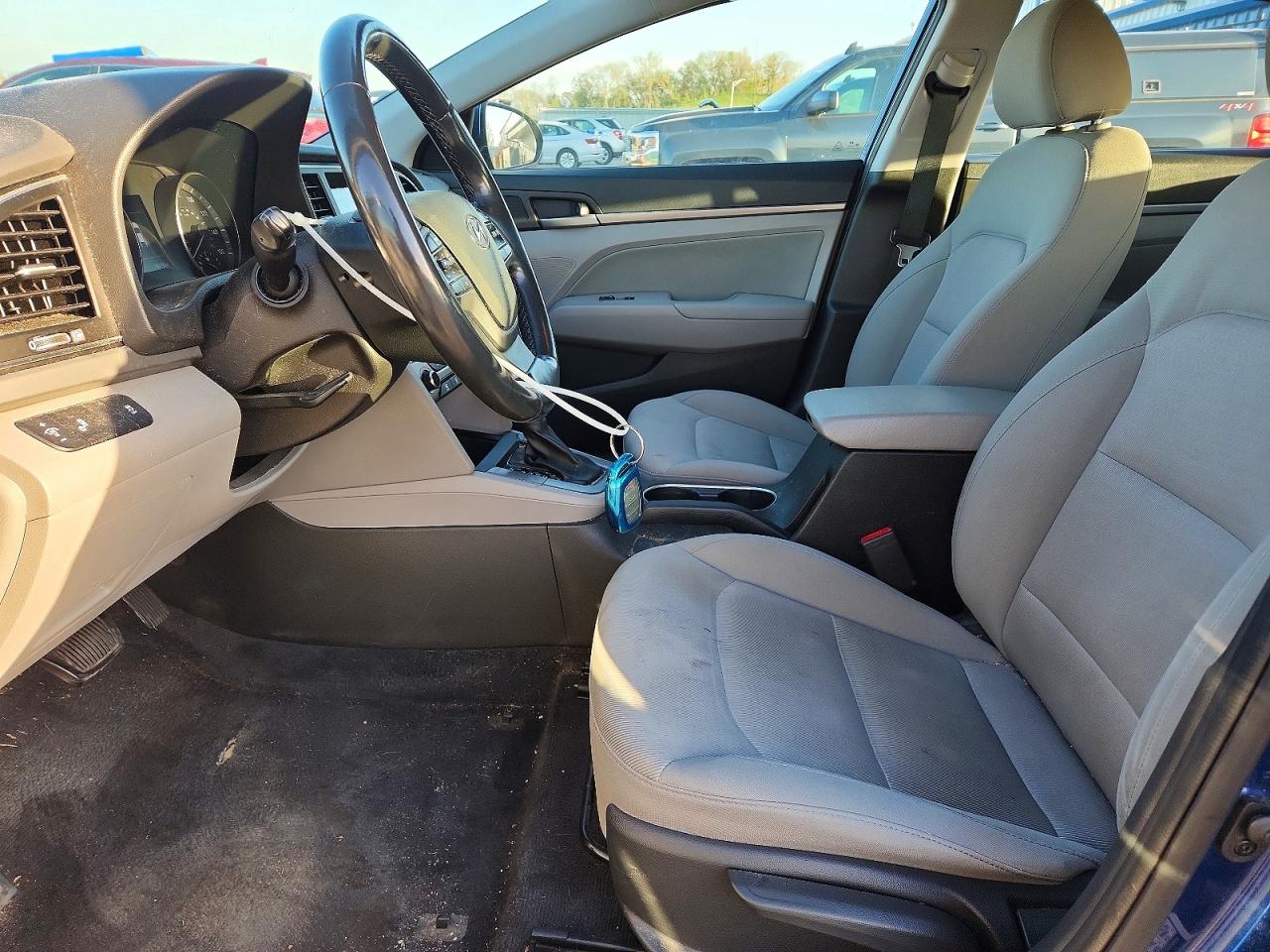Hyundai ELANTRA Value Edition