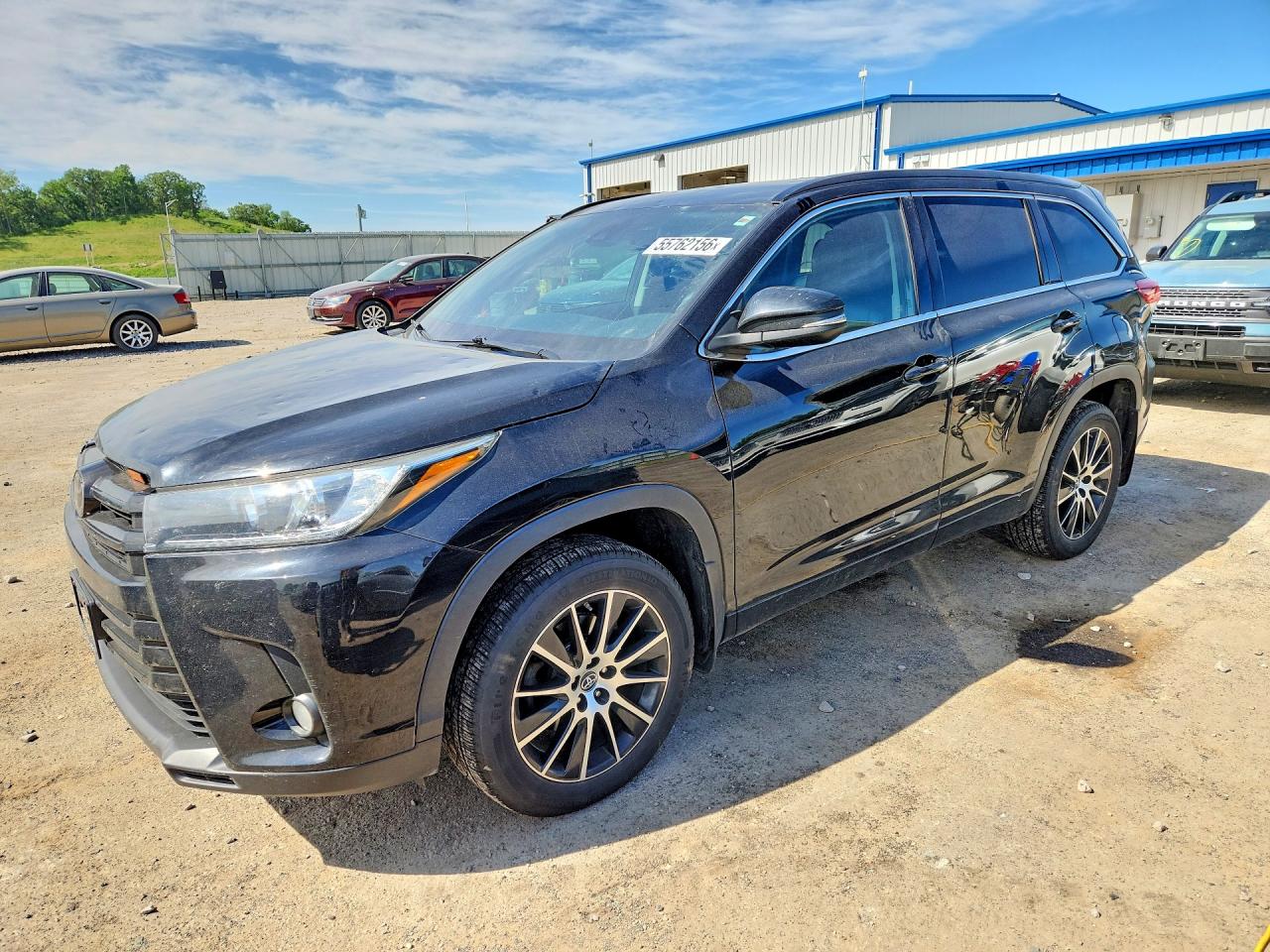 Salvage Toyota Highlander Image