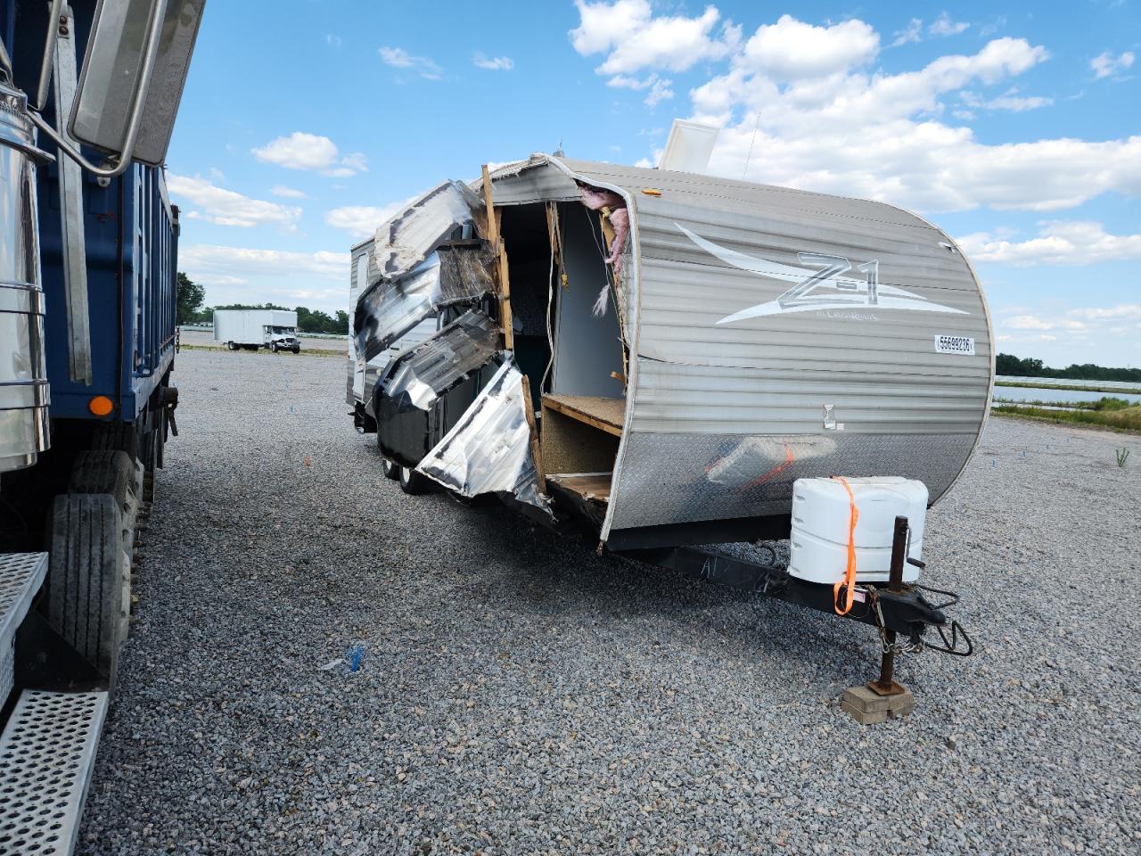 Salvage Crossroads Rv Z 1 Series Image