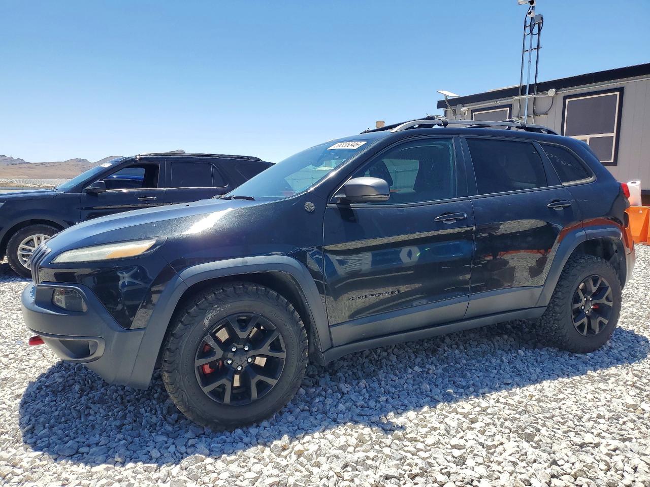 Salvage Jeep Cherokee Image