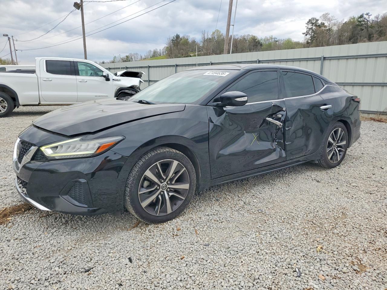 Salvage Nissan Maxima Image