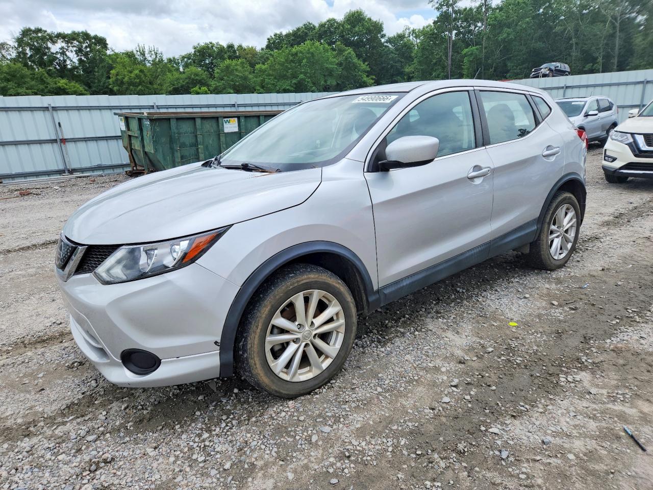 Salvage Nissan Rogue Image