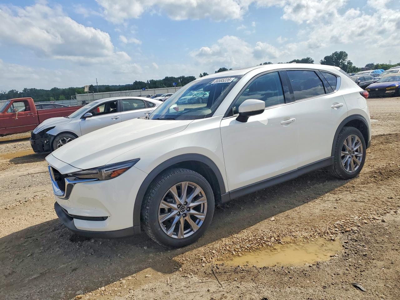 Salvage Mazda Cx Image
