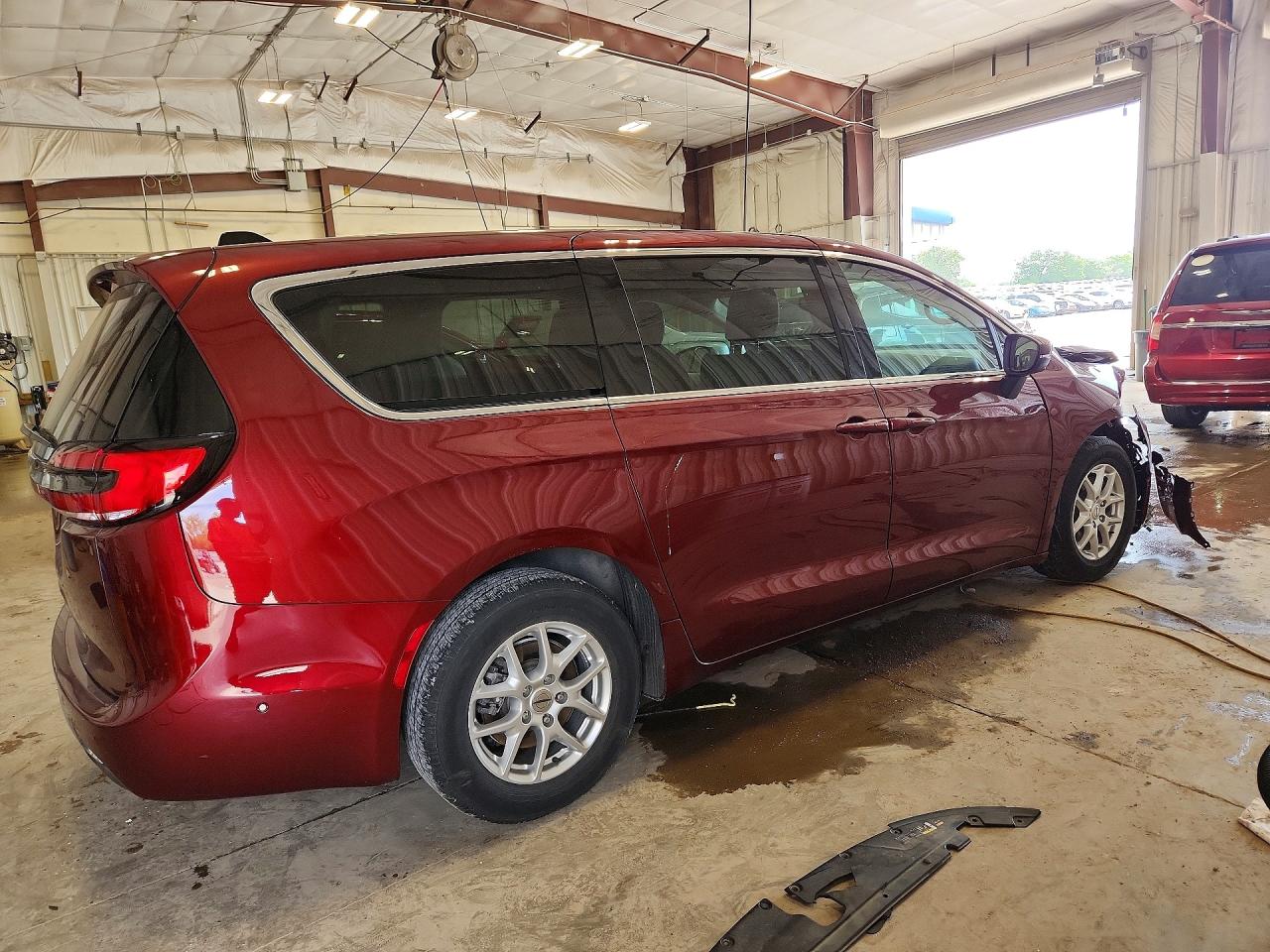 Chrysler Pacifica Touring L