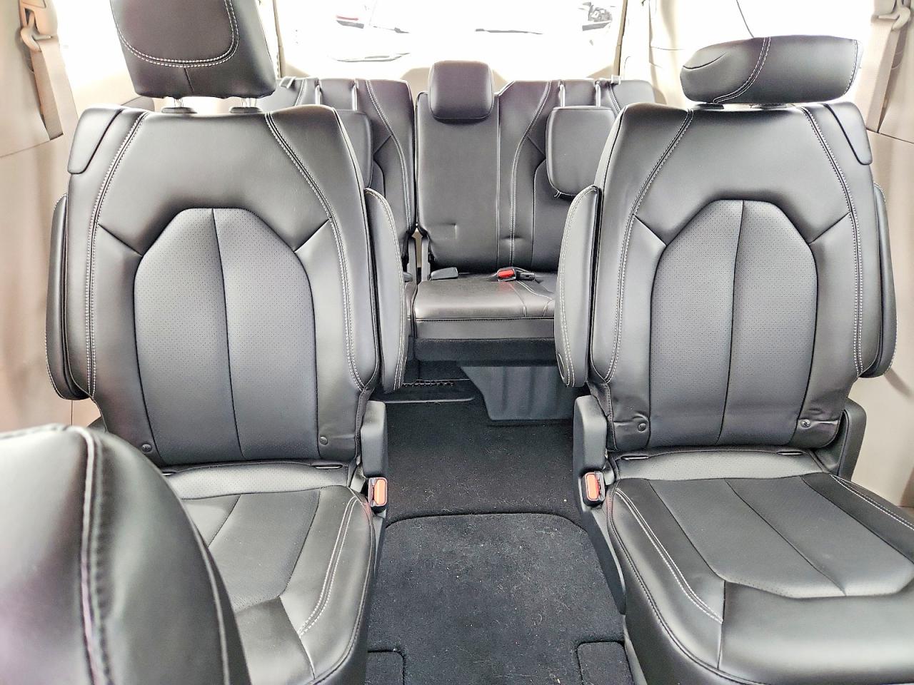 Chrysler Pacifica Touring L