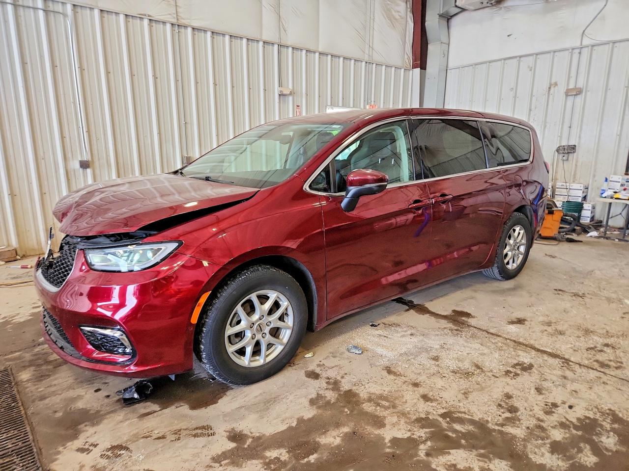 Salvage Chrysler Pacifica Image