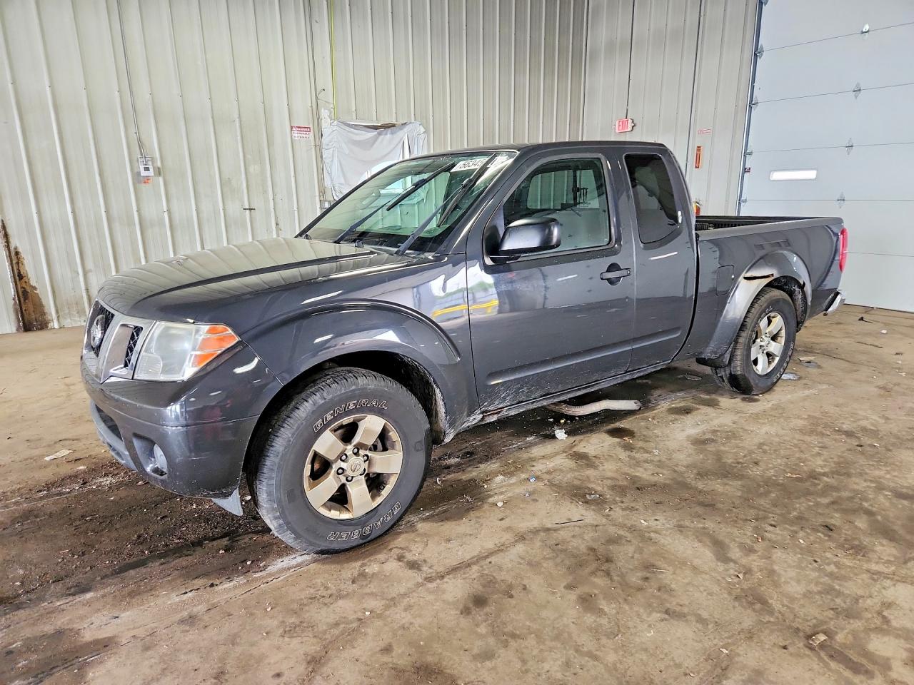 Salvage Nissan Frontier Image
