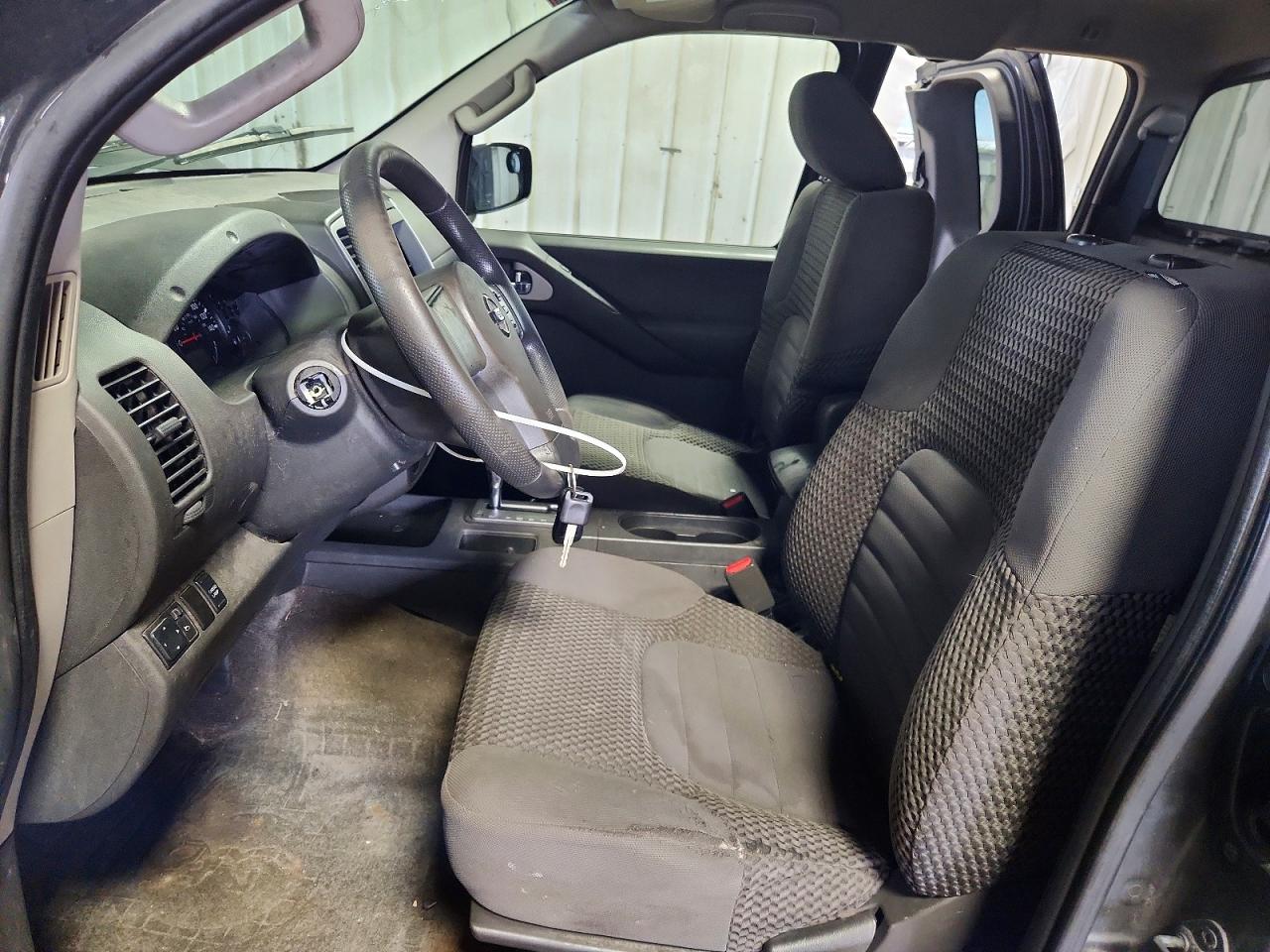 Nissan Frontier S