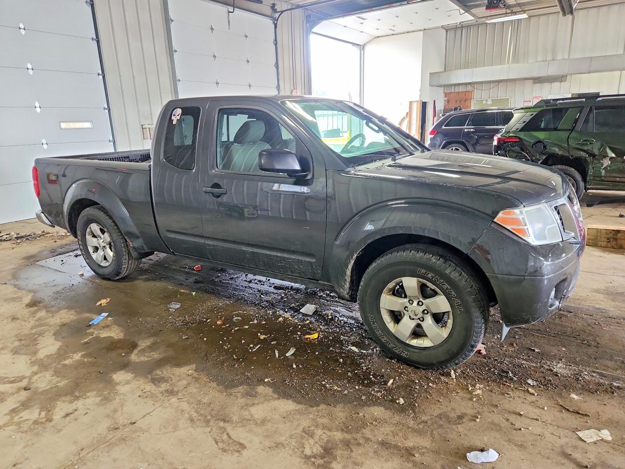 Nissan Frontier S