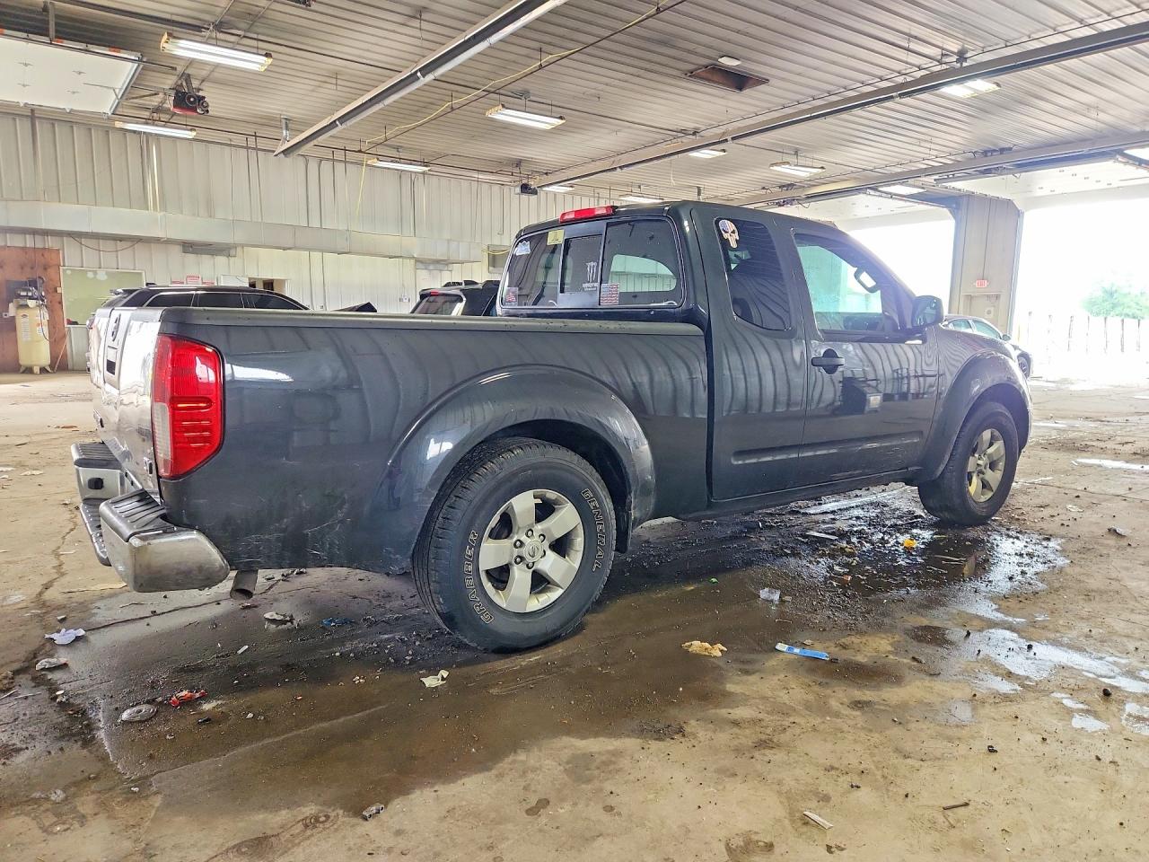 Nissan Frontier S