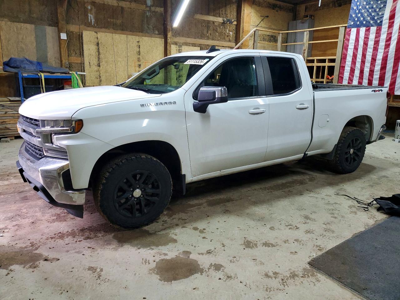Salvage Chevrolet Silverado Image