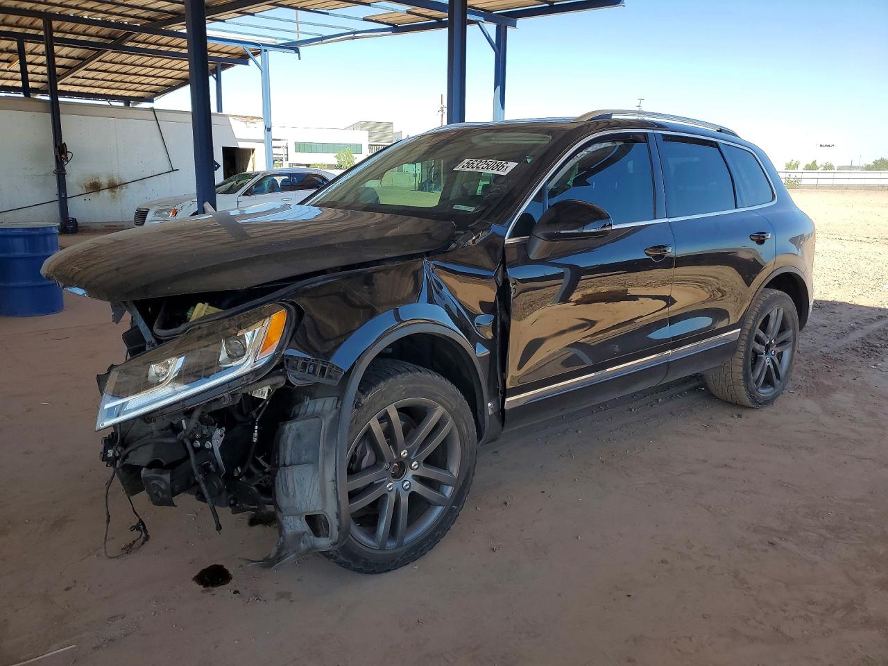 Salvage Volkswagen Touareg Image