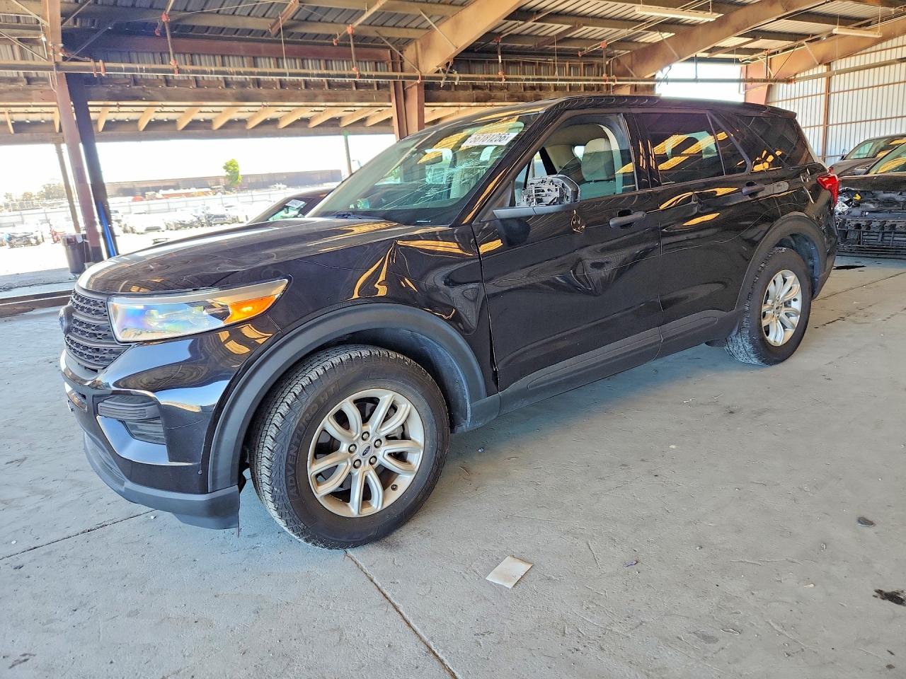 Salvage Ford Explorer Image