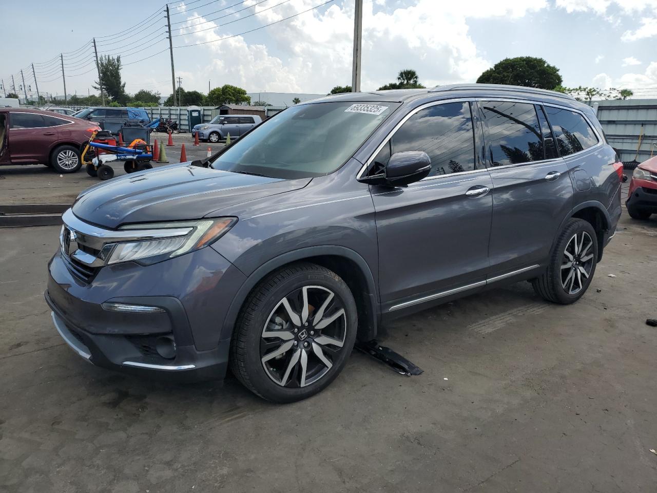 Salvage Honda Pilot Image