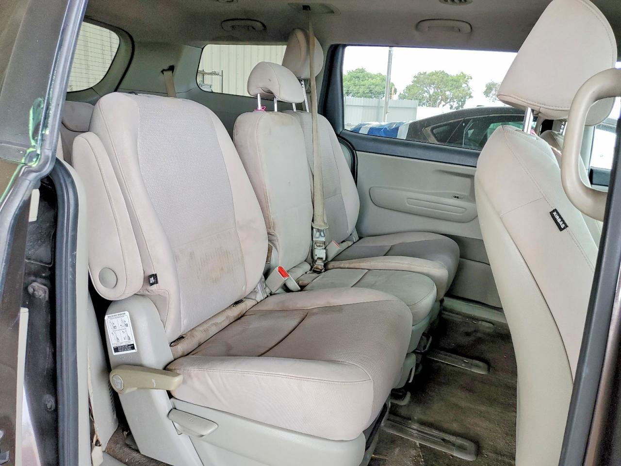 Kia Sedona Lx