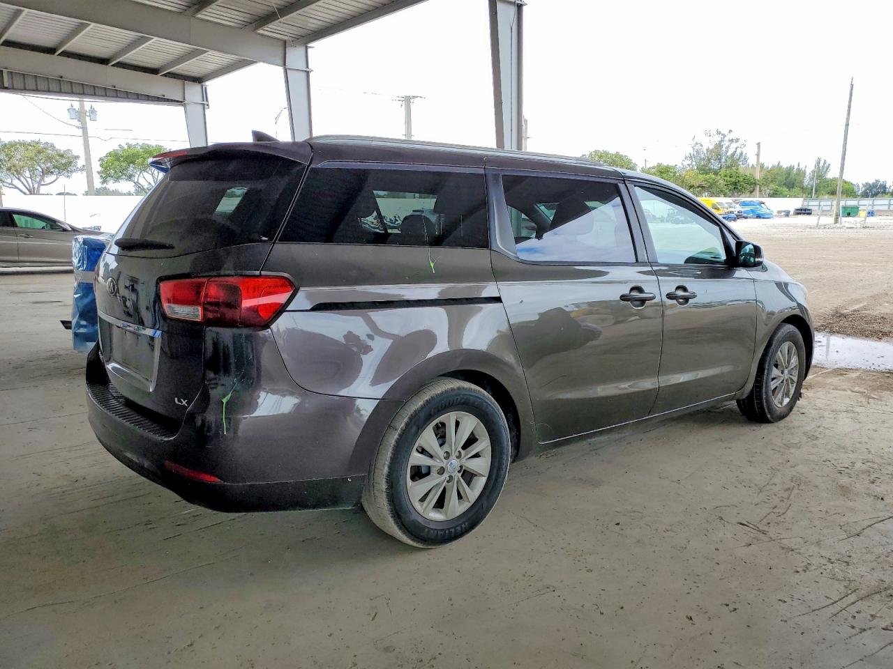 Kia Sedona Lx