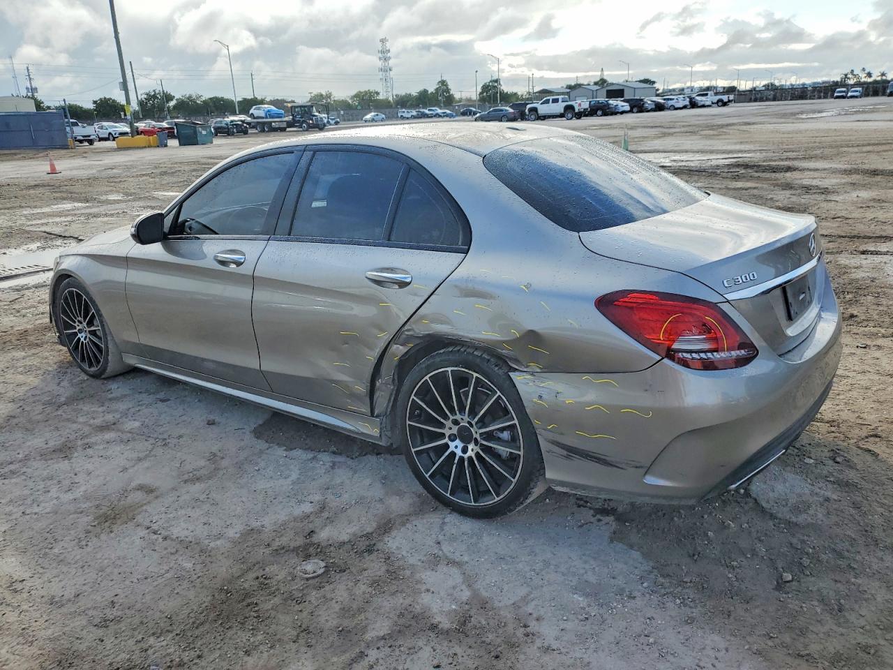 Salvage Mercedes-Benz C-Class Image